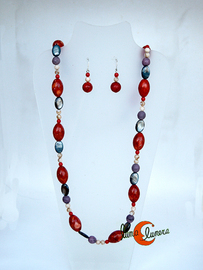 Luna Lunera. Collar largo de piedras con coral 