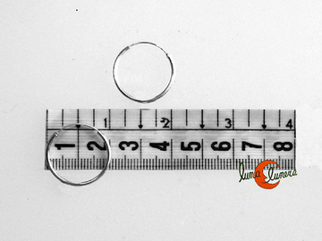 Aros de plata finos pequeños (1 mm. por 2 cm.) 012