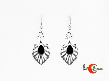Azabache asturiano. Pendientes medianos de plata estilo art decó.