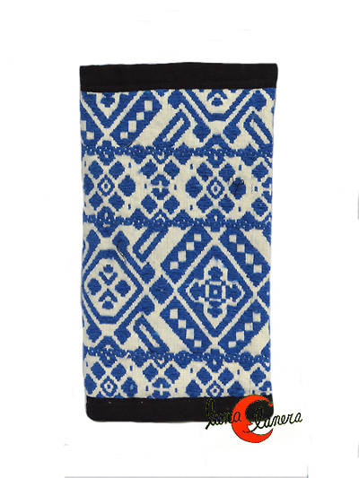 Cartera monedero vegana de tela de algodón grande. Tejido blanco y azul.