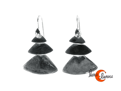 Pendientes de plata. Pendientes de tres chapas triangulares.