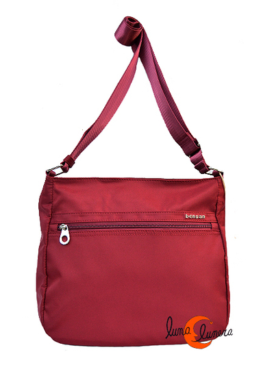 Bolso 201 de nylon,  bandolera grande impermeable con bolsillo delantero, color vino tinto.