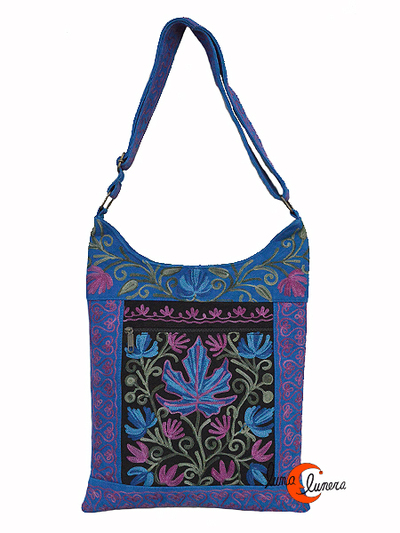 bolsos bandoleras con cremalleras y mochilas de piel y ante bordados de colores