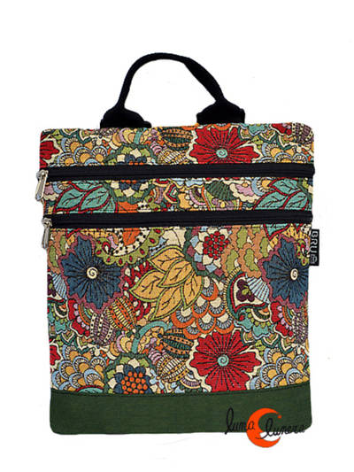 Mochilas de tela BRUO. Mochila pequeña reversible antirrobo, verde con flores.