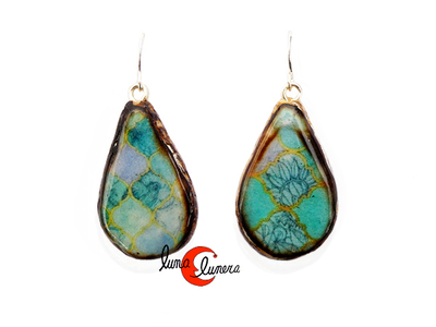 Mondo Manzana, bisuteria con magaya de sidra. Pendientes medianos gota pequeña verde turquesa.