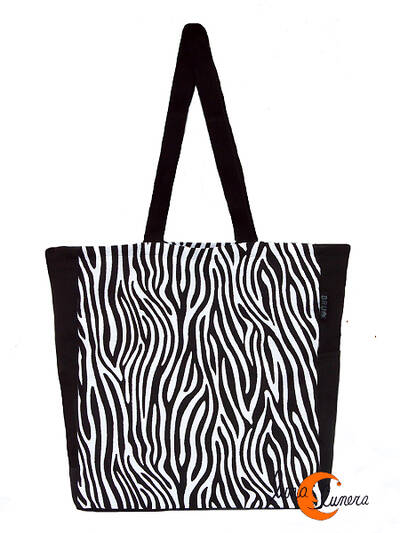 Bolsa TOTE BAG grande relieve de algodón Bruo. Print cebra blanco y negro.