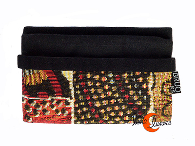 Cartera vegana Bruo de tela con goma. Pequeña cuadros.