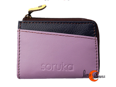 Monederos de piel Soruka. Monedero con cremallera pequeño lila y azul.