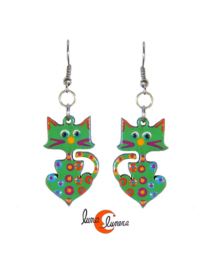 Pendientes de madera pintada, gato corazón verde.