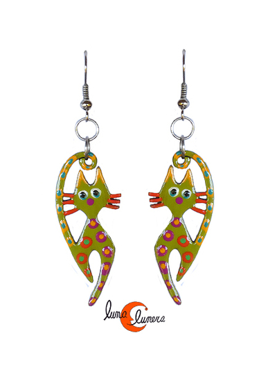 Pendientes de madera pintada, gato uve verde.