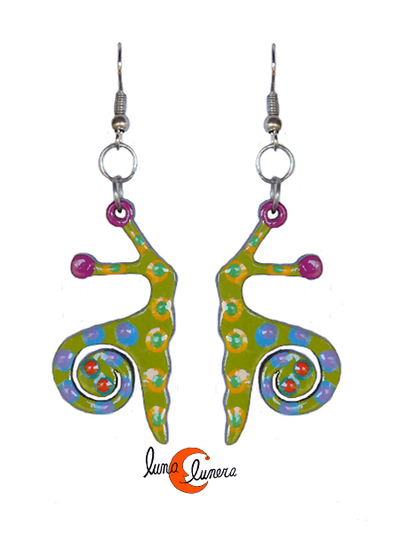 Pendientes de madera pintada, caracol verde.