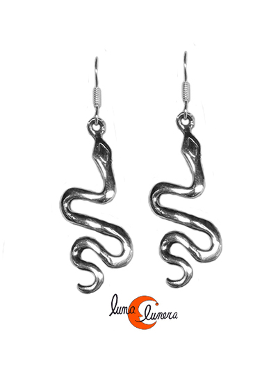 Pendientes de plata. Pendientes con forma de serpiente.