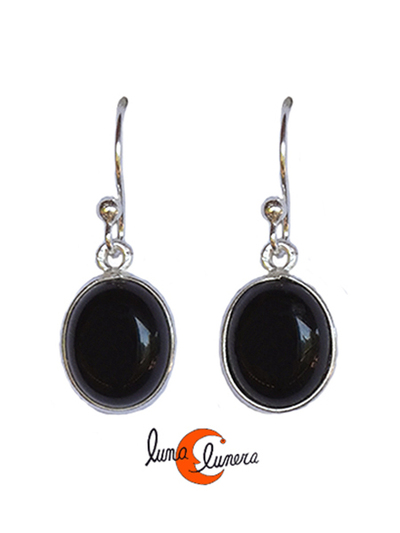 Pendientes de plata y piedra. Pendientes pequeños sencillos onix negro  ovalado.