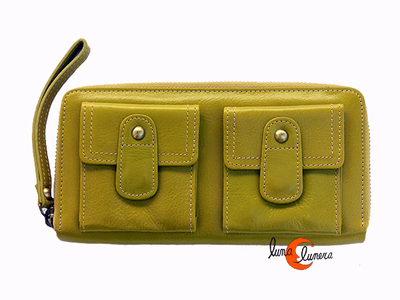 Cartera con dos bolsillos, verde pistacho.