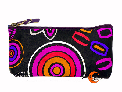 Monederos de piel Grescart. Neceser mini o monedero rectangular alargado, negro con dibujos.
