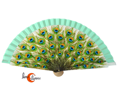 Abanico de tela y madera pintada, pavo real, verde agua.