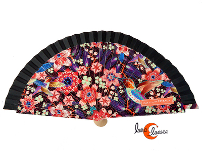 Abanico de tela y madera pintada, Catalina Estrada, picaflores colibrí.