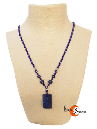 Collares India. Collar azul con colgante de lapizlázuli.