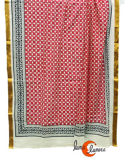 Pareo-fular de algodón con borde dorado, blanco y fucsia.