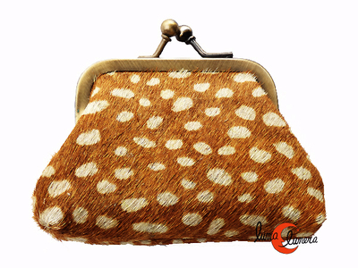 Monedero de piel pequeño con boquilla de clip, print lunares.