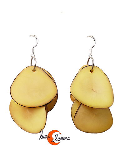 Pendientes de semillas de tagua. Racimo corto marfil.