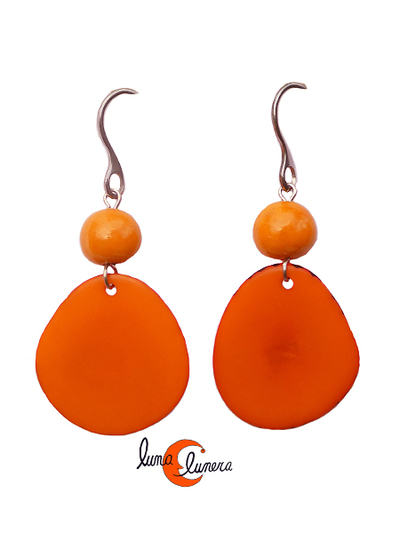 Pendientes semillas de tagua. Naranja.