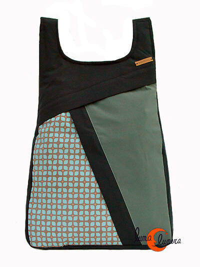 Impermeables. Mochilas de tela Mugling. Mochila redonda dibujos verde.