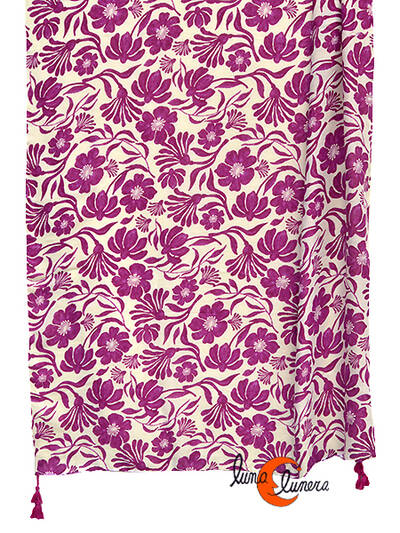 Pañuelo fular largo. Flores magenta.