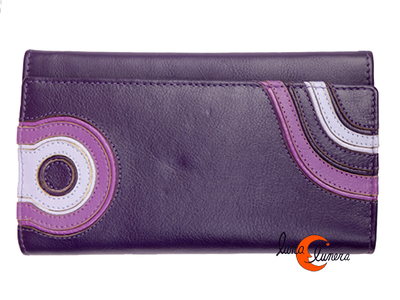 Carteras de piel de colores tipo monedero grande con solapa. Morado.