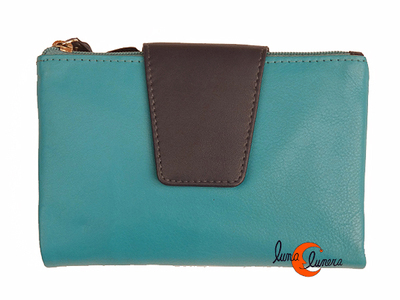 Cartera de piel Belmonte lisa mediana 39 azul índigo con trabilla azul.