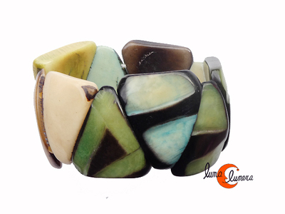 Pulsera de semillas de tagua, triángulos.