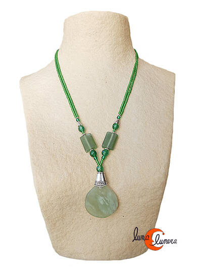 Collar de piedras. Verde jade.