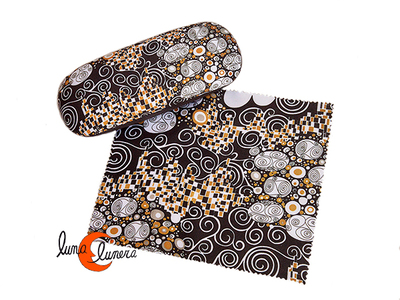 Colección Pintores. Funda para gafas rígida, con pañito limpiagafas a juego. Klimt negro.