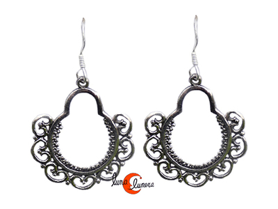 Pendientes de plata. Estilo antiguo con gancho abierto.