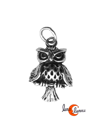 Colgante de plata. Colgante con forma de búho.