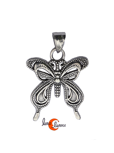 Colgante de plata. Colgante con forma de mariposa.