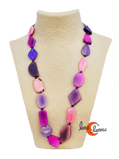 Collar de semillas de tagua. collar largo rosa y fucsia.