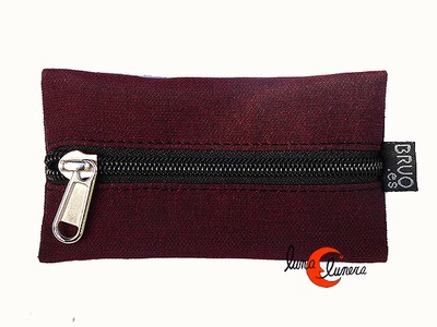 Chineras, monederos de tela Bruo.  Monedero y llavero con una cremallera. Granate.