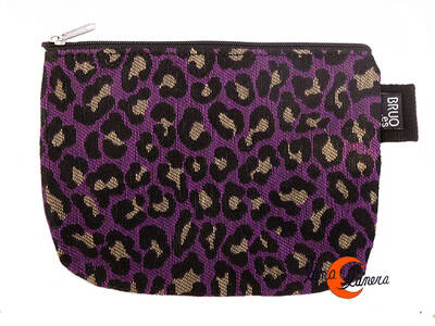 Estuches y neceseres de tela Bruo.  Estuche o pequeño neceser. Print morado.