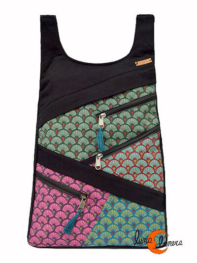 Mochilas de tela Mugling. Mochila parches con cremallera trasera, tulipanes morado azul.