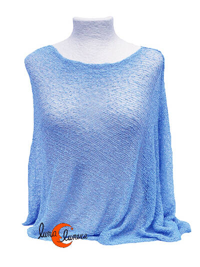 Poncho de punto. Celeste empolvado.