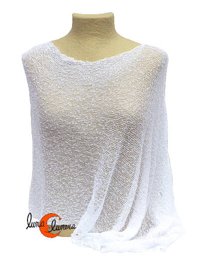 Poncho de punto. Blanco blanco.
