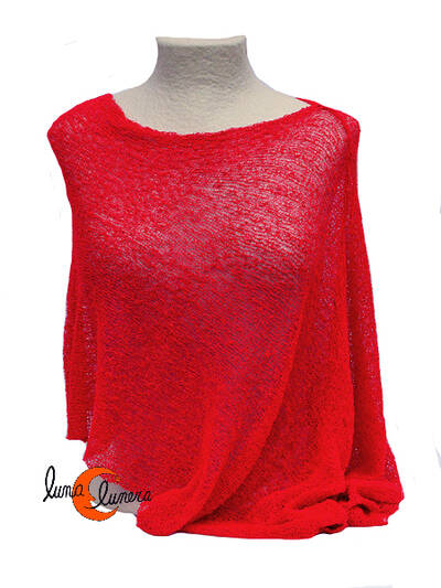 Poncho de punto. Rojo.