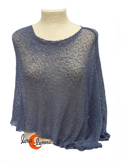 Poncho de punto. Gris oscuro.
