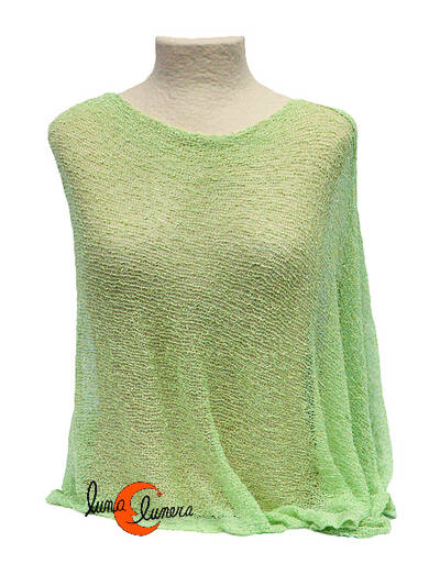 Poncho de punto. Verde pastel.