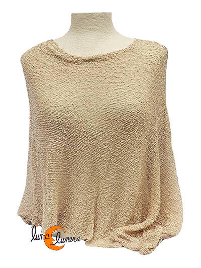 Poncho de punto. Tostado.