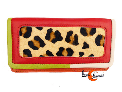 Cartera de piel de colores, roja.