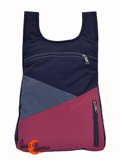 Impermeables. Mochilas de tela Mugling. Mochila redonda triángulos granate gris.