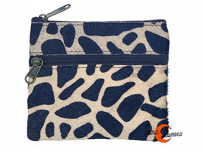 Monedero de piel de colores Soruka, print beige con manchas grandes.