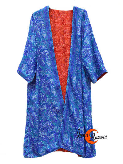 Kimono reversible. Kimono 4, azules y rojo.